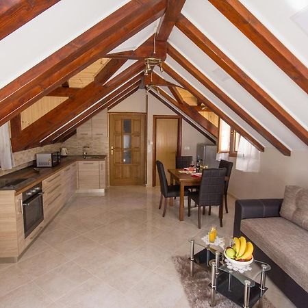 Apartment Niko Kastel Stari Kaštela Værelse billede