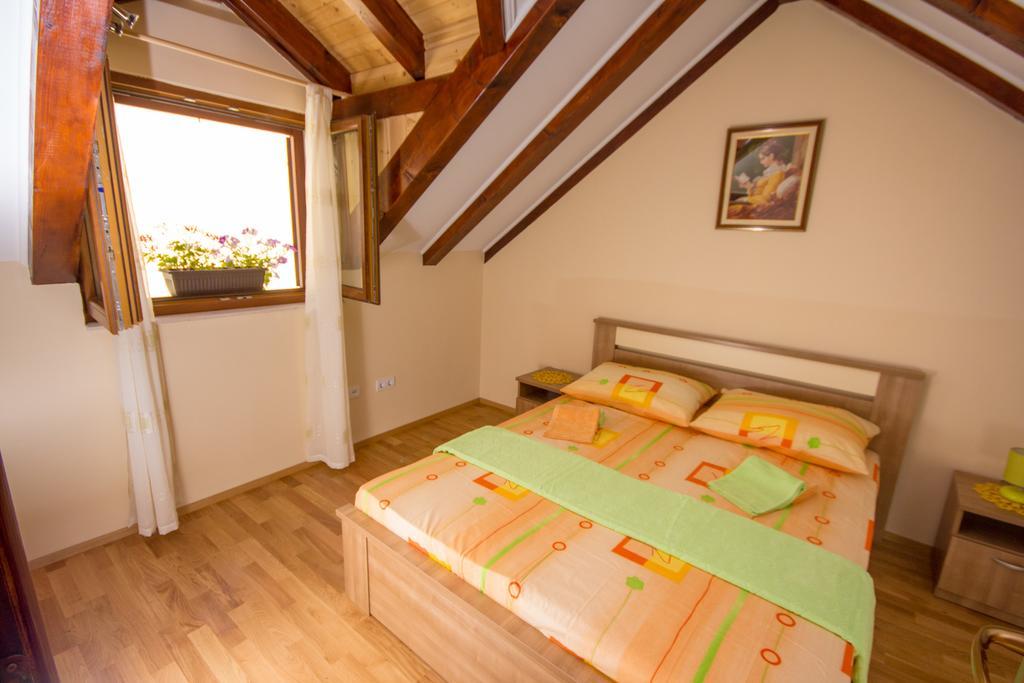 Apartment Niko Kastel Stari Kaštela Værelse billede