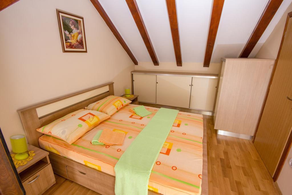 Apartment Niko Kastel Stari Kaštela Værelse billede