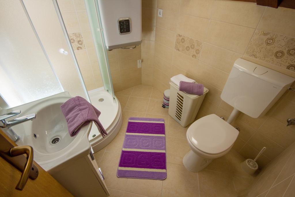 Apartment Niko Kastel Stari Kaštela Værelse billede